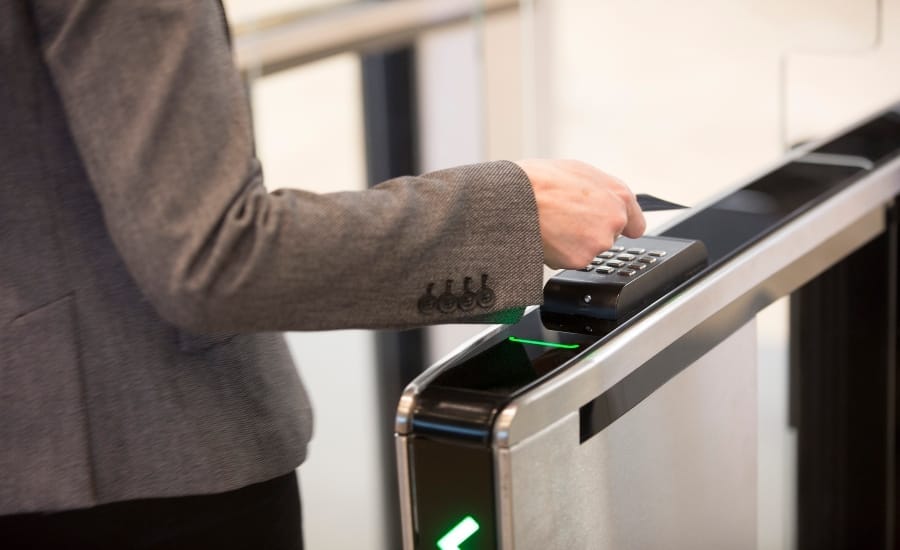 گیت کنترل تردد شیشه ای آلتین سیستم برساد