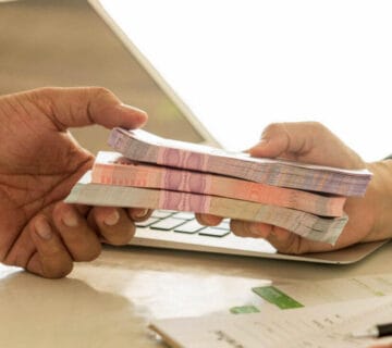 محاسبه افزایش حقوق با نرم‌افزار حضور و غیاب